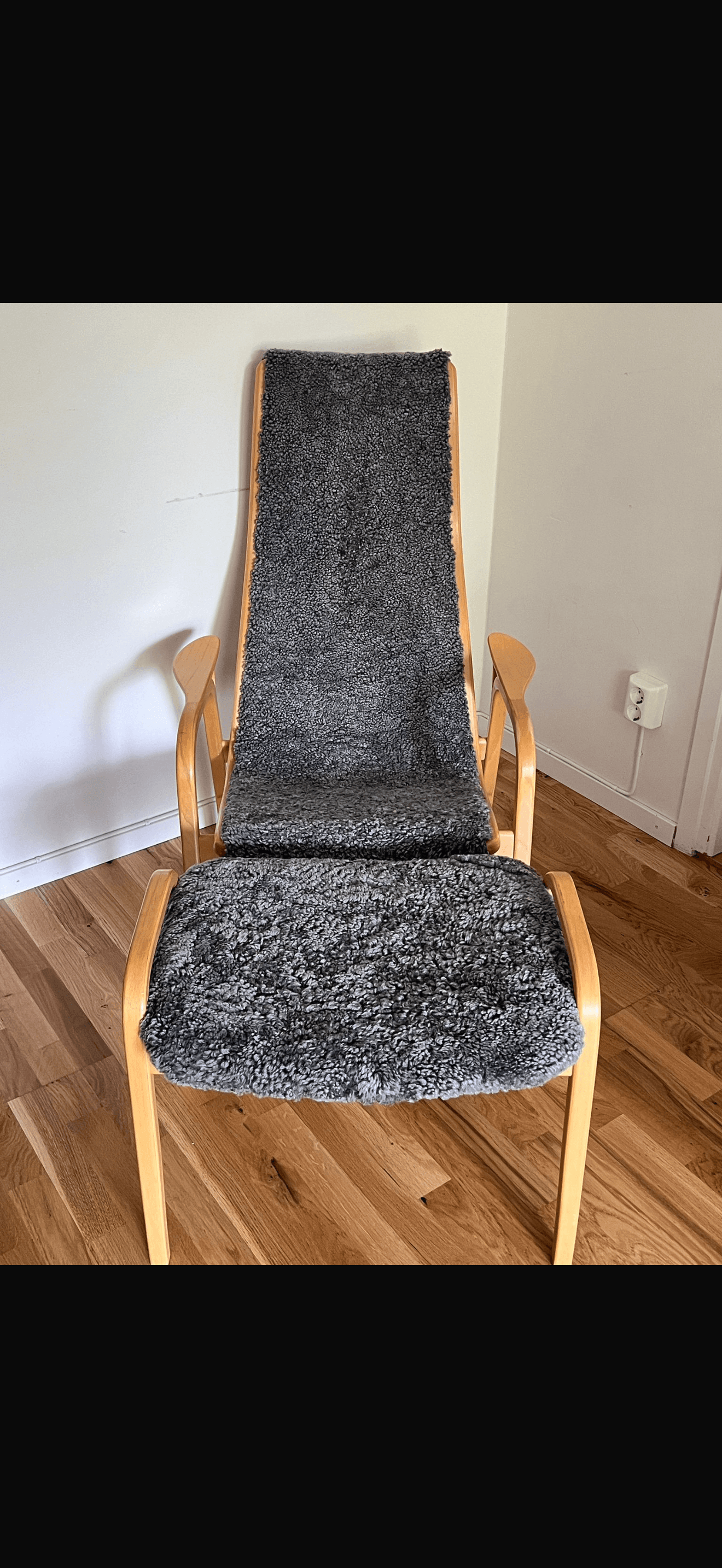 Lamino i grått fårskinn